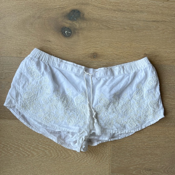Urban Outfitters Kimchi Blue Cotton Shorts
With Lace Detail - Picture 2 of 5